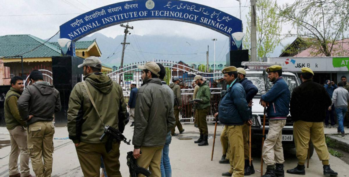 Stand-off continues at NIT, Srinagar 