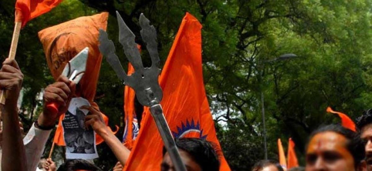 Bajrang Dal office-bearer attacked in Malegaon