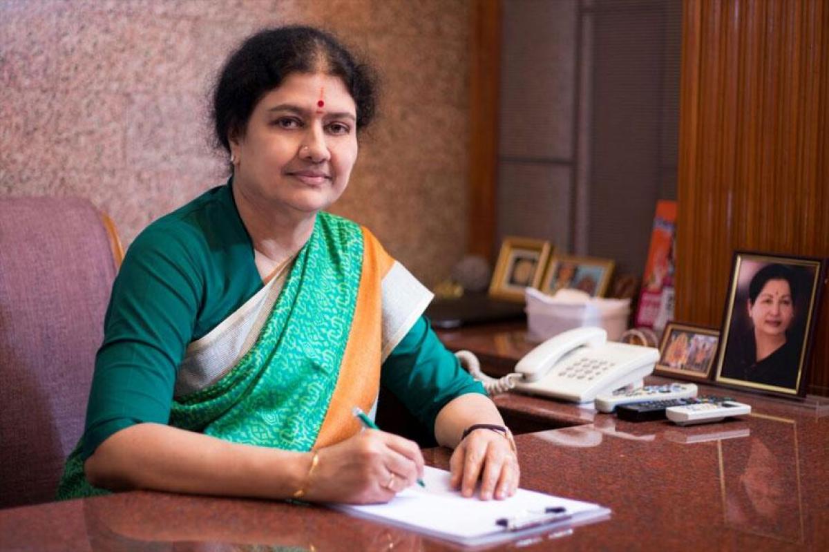 AIADMK MLAs to urge Sasikala to take over as Tamil Nadu CM on Sunday meet