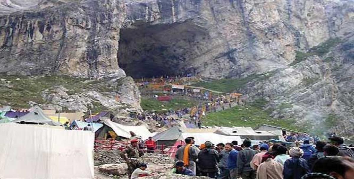 Amarnath Yatra: Third batch begins journey