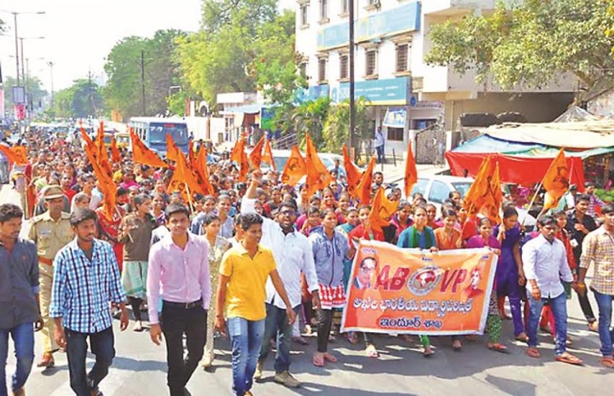 ABVP stages protest against left parties, Congress