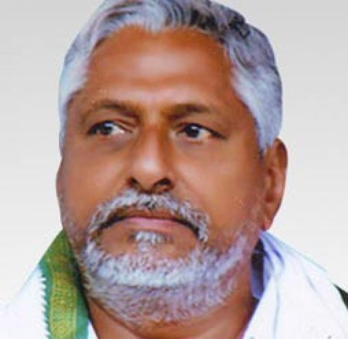 Harish misleading farmers:Congress