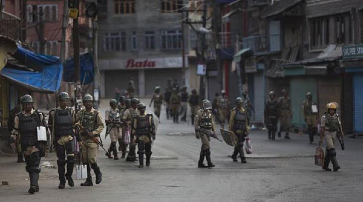 Curfew hit south Kashmir to stop Separatist march