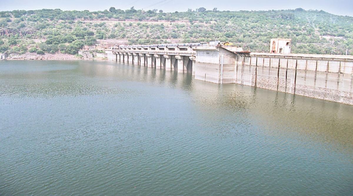 Dwindling water level in Srisailam dam causes anxiety among farmers