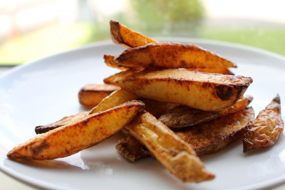 Cheese and garlic pita wedges