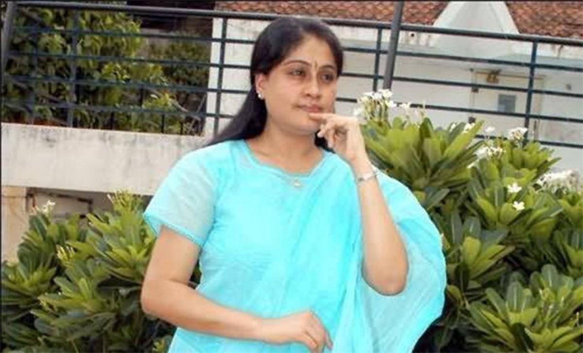 After Chiru, Vijayashanthi eyes comeback in films