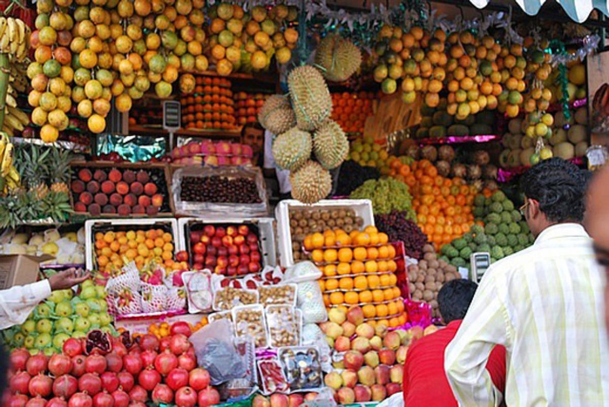 Carbide free fruits in city market