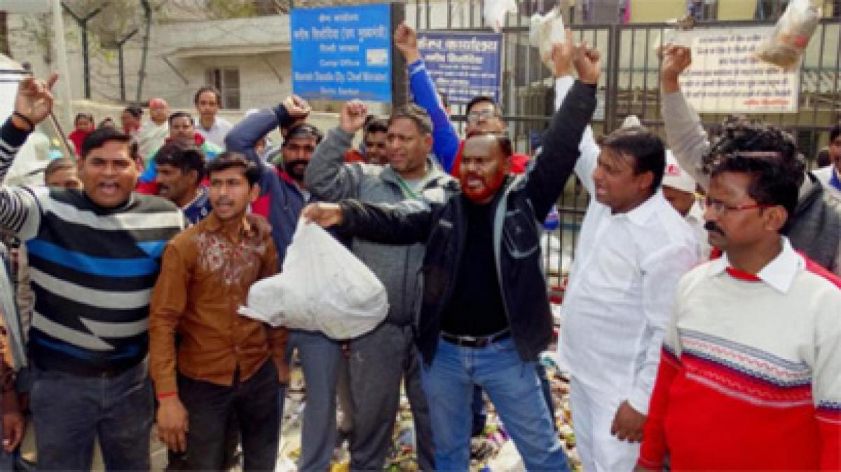 MCD strike: Sanitation workers to resume work after HC intervenes