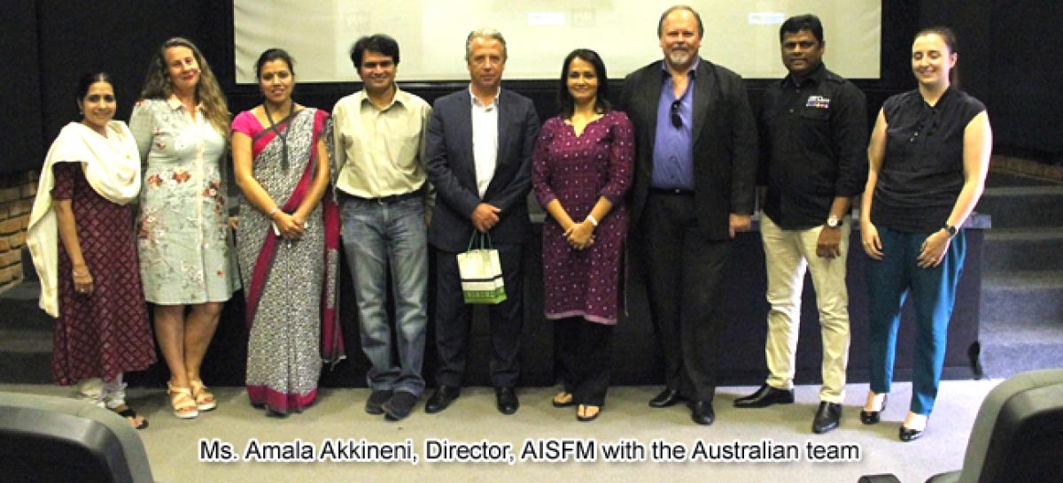 Australian Team Holds Interactive Session at AISFM