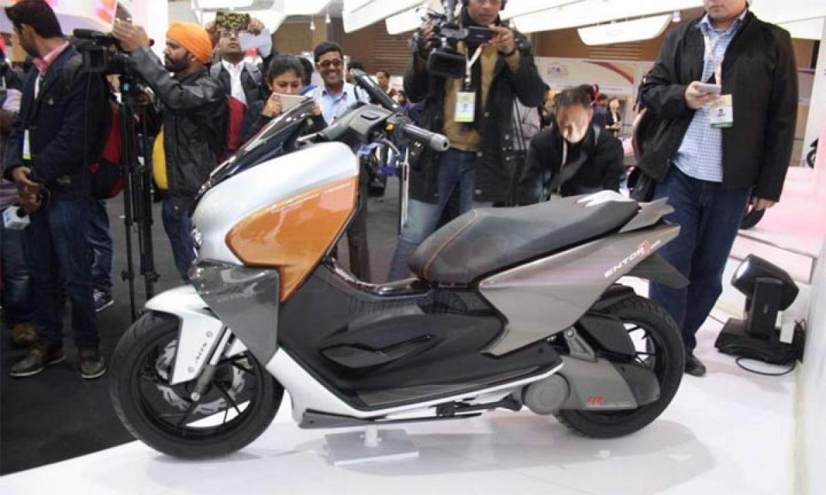 TVS EnTorq 210 Concept racing scooter at Auto Expo 2016