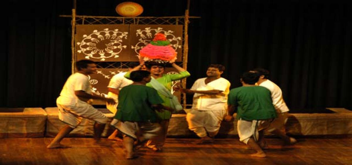 Local theatre group wows Delhi