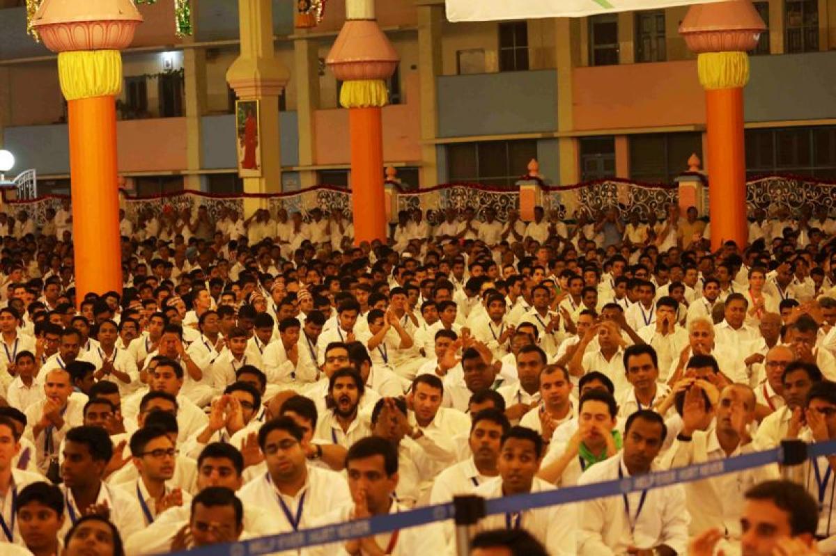 Photos: Sathya Sai World Youth Festival Final Day at Prasanthi Nilayam 