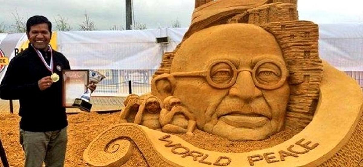 Sudarsan Pattnaik invited to Bahrain to conduct sand art workshop for teachers