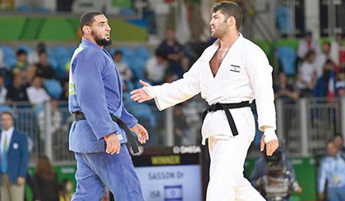 Judoka sent home for handshake snub