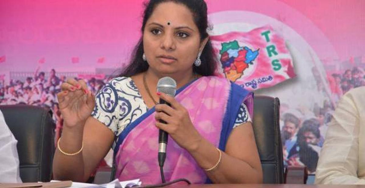 TRS MP Kavitha: Centre giving special treatment to AP, ignoring Telangana