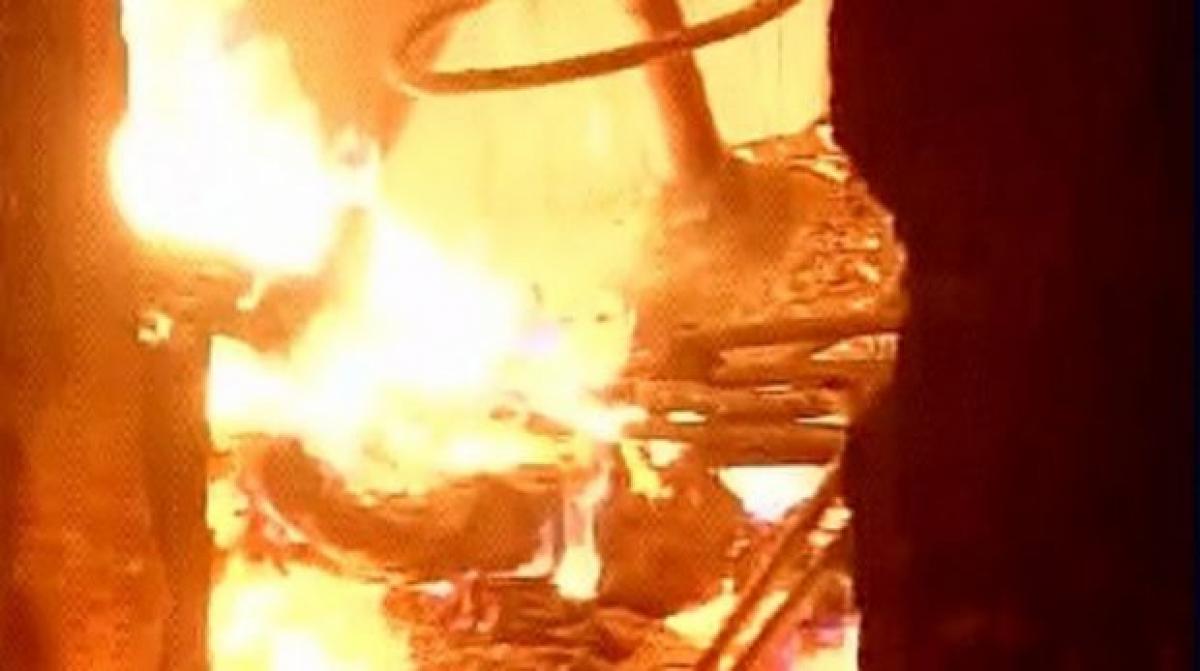 Godowns in Mumbais Kurla on fire, none injured