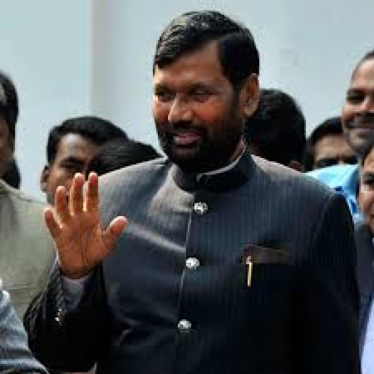 Paswan bent upon spoiling Lalu-Nitish union