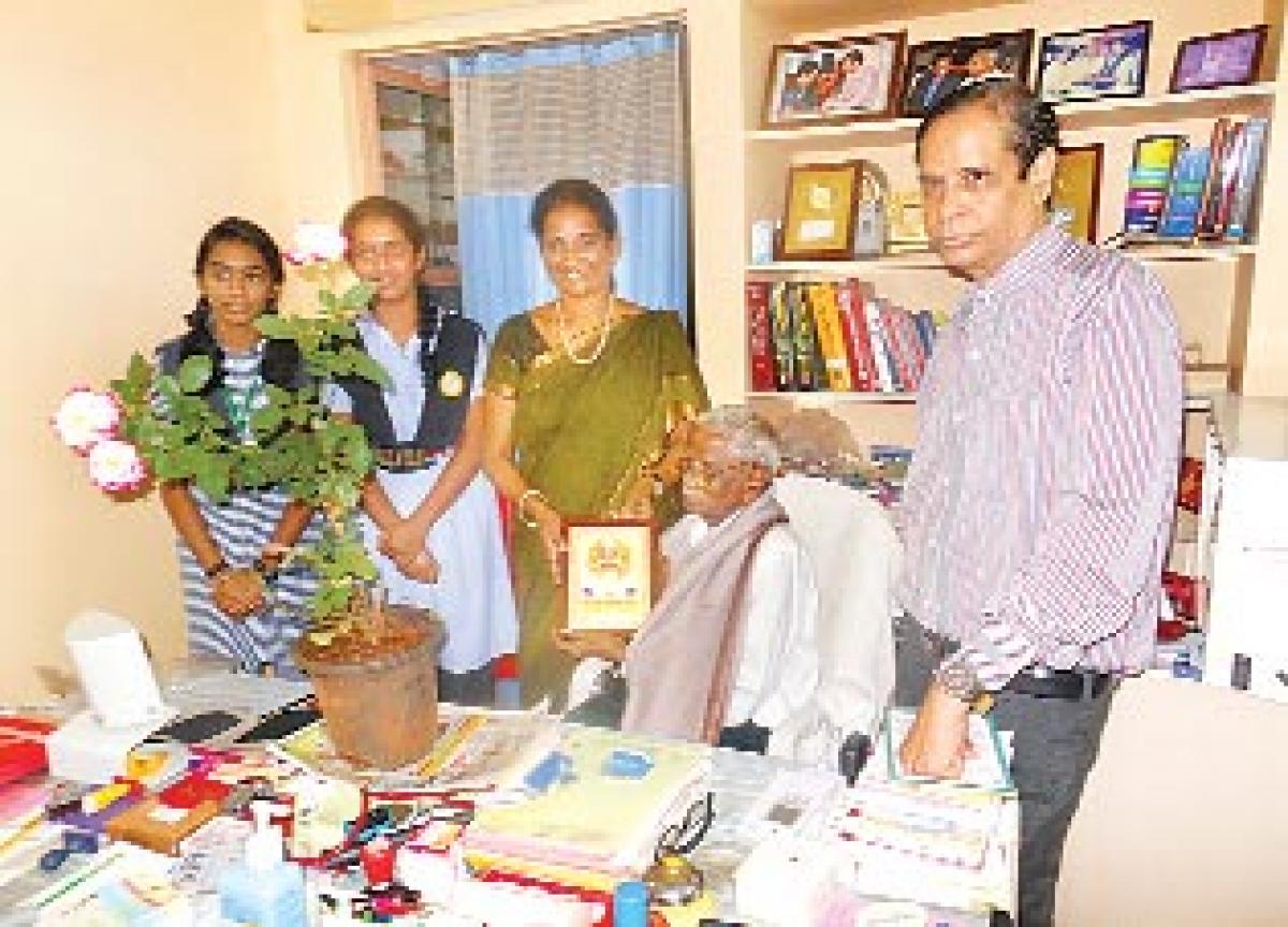 Vivekananda Residential School felicitates Dr Daram Nagabhushanam