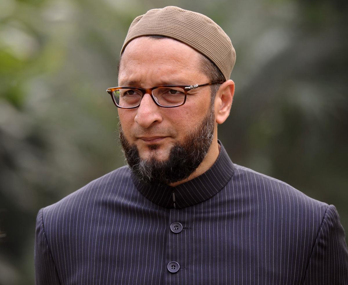 AIMIM ask Muslims to protest yoga with Namaz