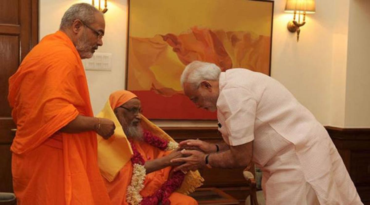 Modi mourns spiritual guru Dayananda Saraswatis demise