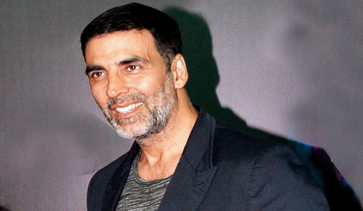 Akshay Kumar turns 49, B-town celebs pour in their wishes 