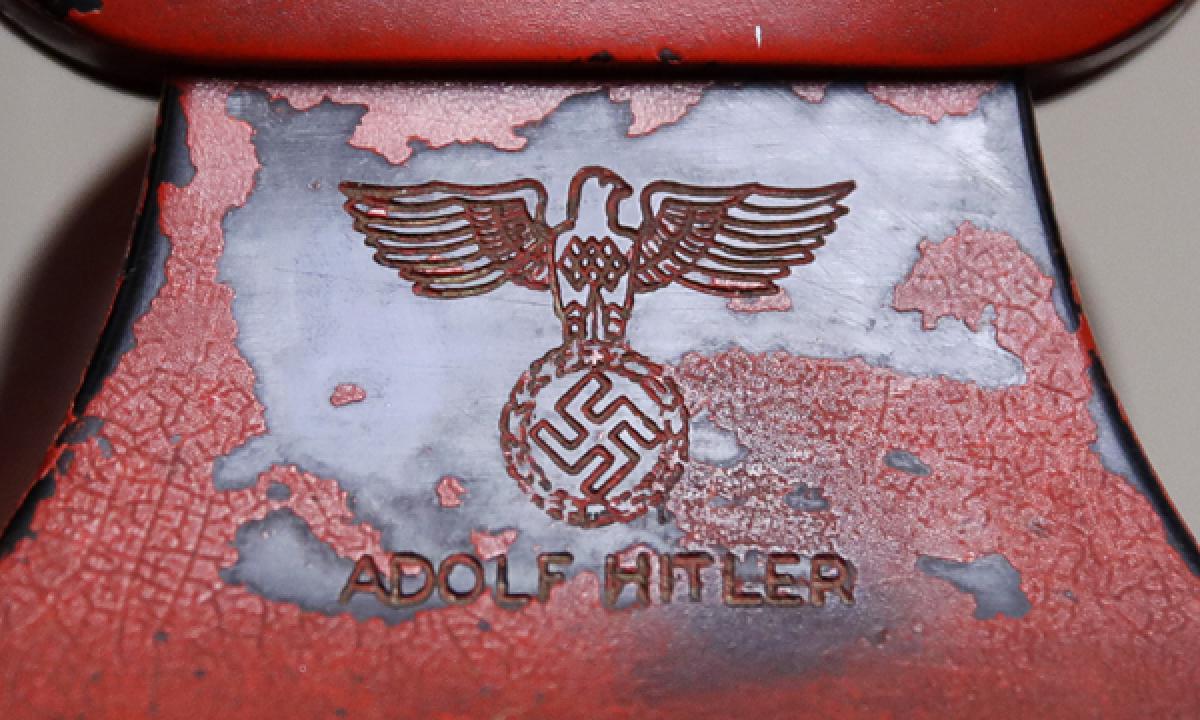 Hitlers phone fetches $243,000 at US auction