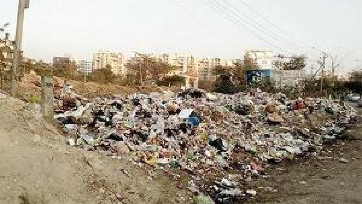 Garbage Festers In Pune, Raises a Stink