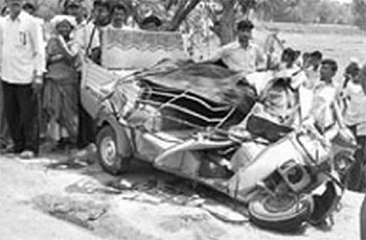 15 injured in auto mishap