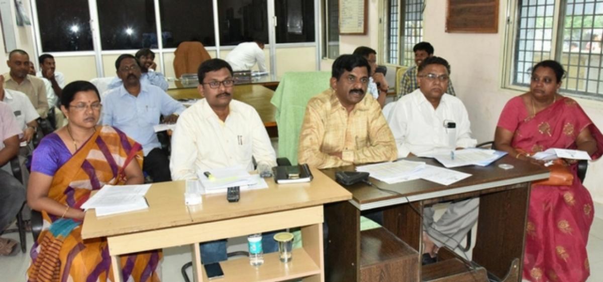 Complete farmers survey by June 10, Nizamabad JC tells officials