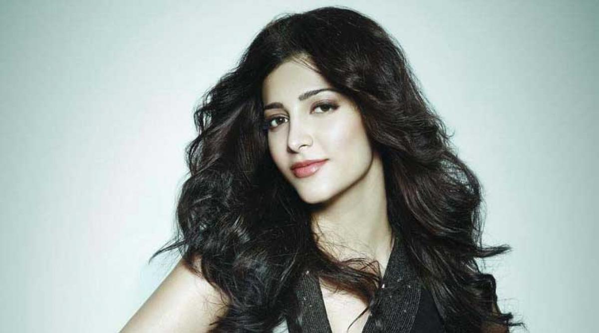 Shruti Haasan taking fighting lessons for Sanghamitra