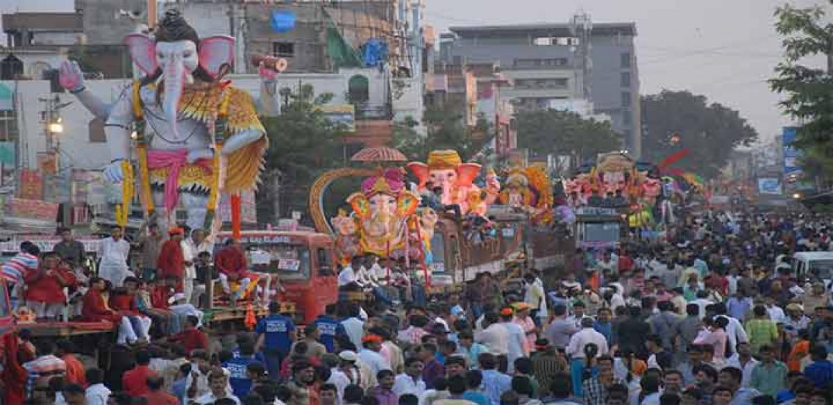 Lakhs bid good-bye to Ganesha