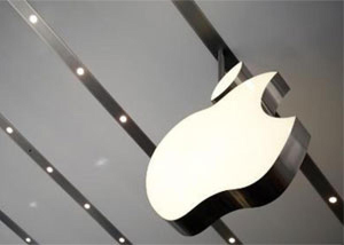 Apple Inc reports worst week on stock market post iPhone sales slowdown