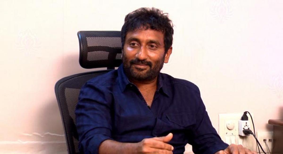 Director Srinu Vaitla in unbearable pain in her house