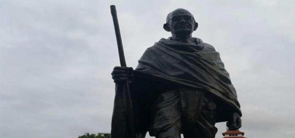 Denigrating Gandhi a growing fad