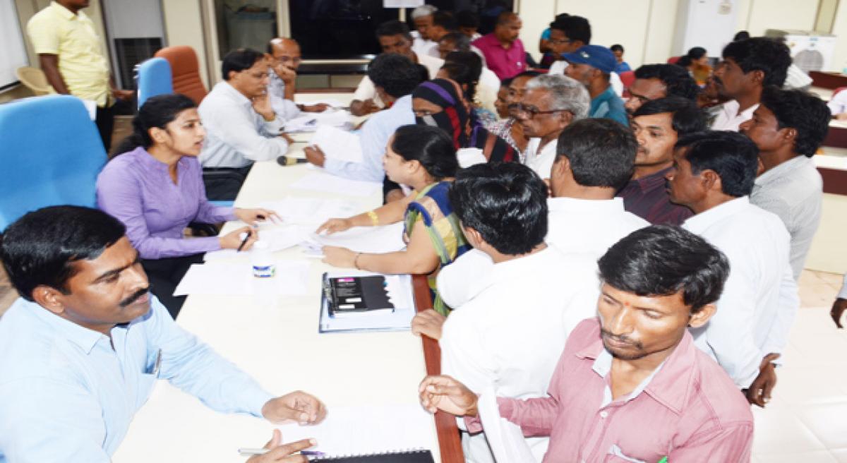 Officials told to resolve Praja Vaani issues