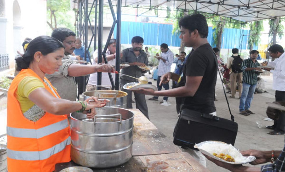 GHMC to increase number Rs 5/meal kiosks to 150