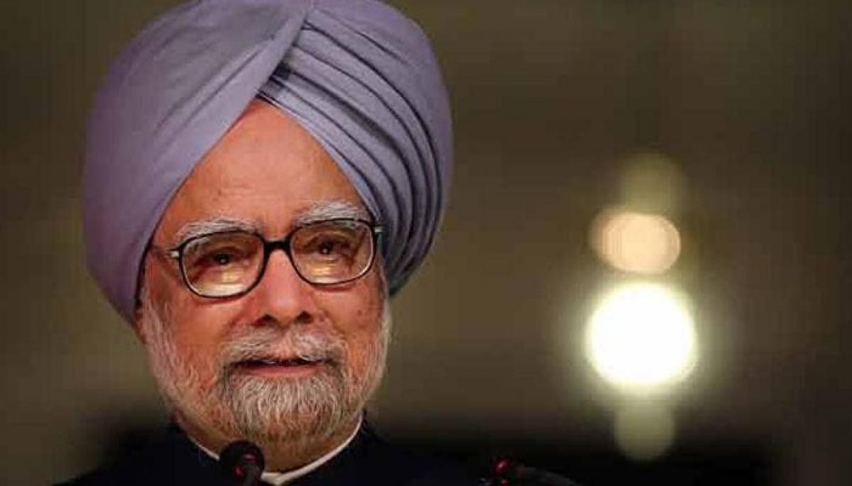 Shiv Sena praises Manmohan Singh, says cant forget his contribution