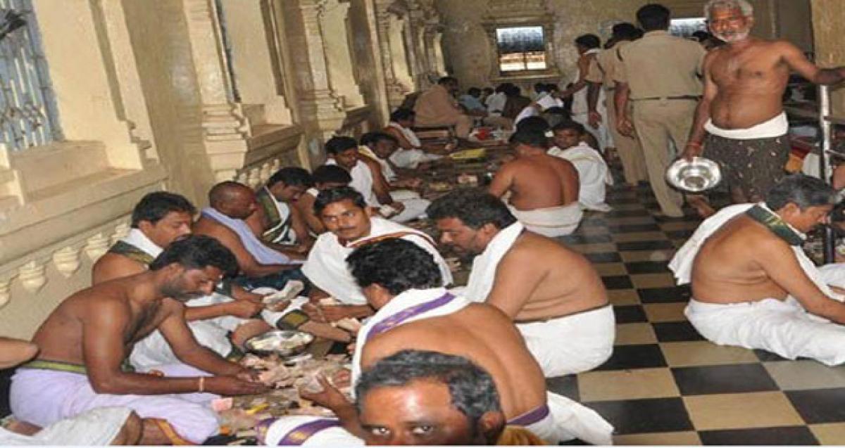 Dwaraka Tirumala nets 91,74,721 income