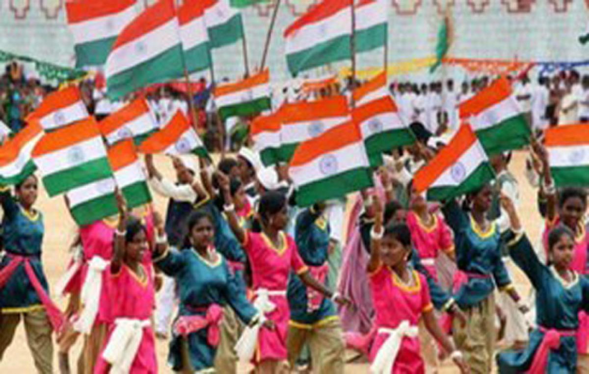 Andhra Pradesh CM unfurls National Flag in Anantapur 