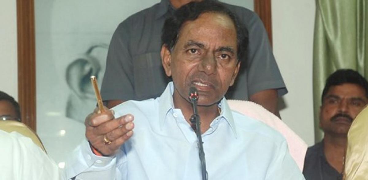 KCR lashes out at Chandrababu; calls him a thief