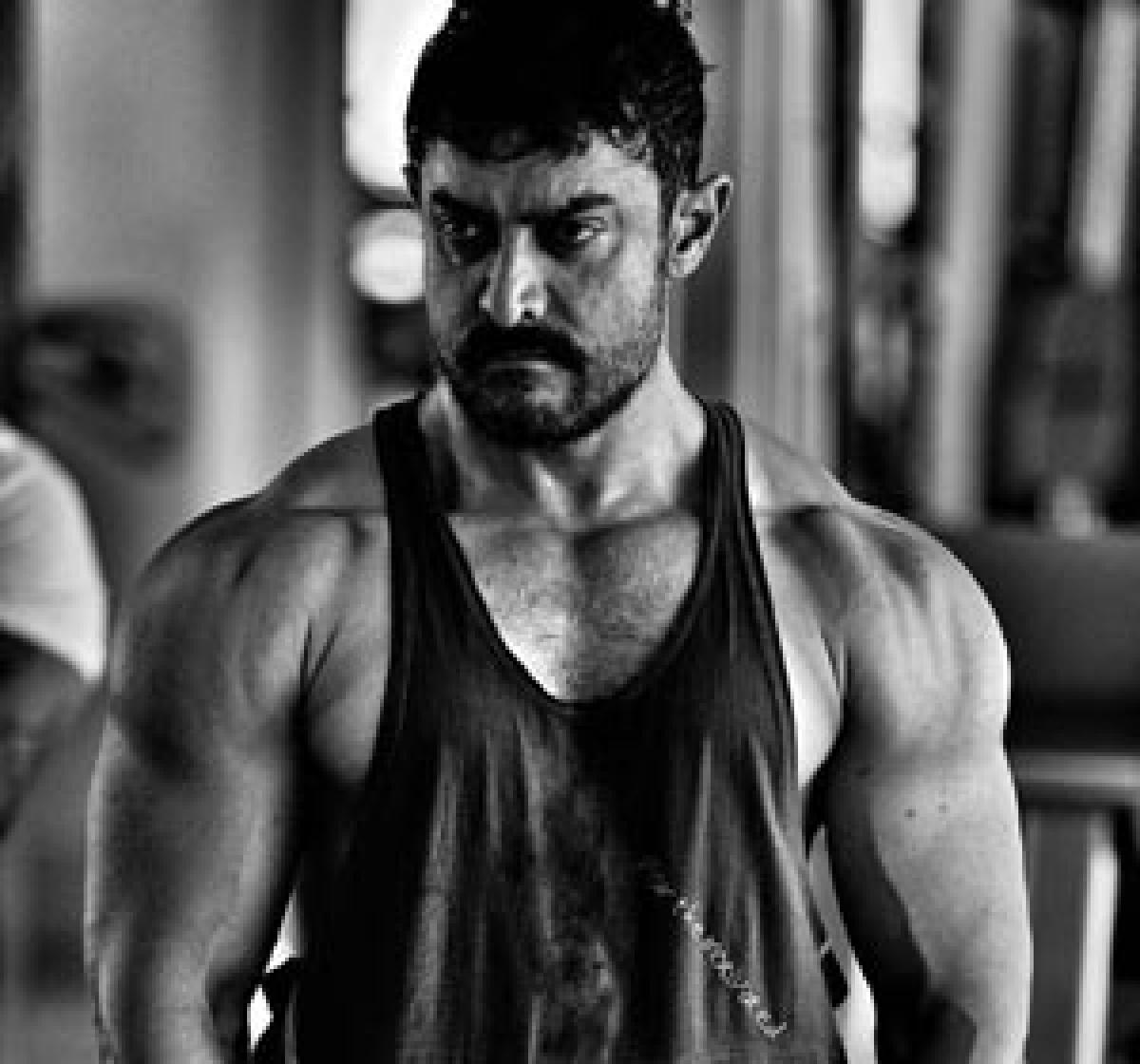 Aamir Khan turns macho for Dangal