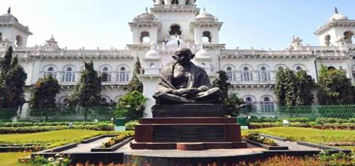 Telangana Govt staves off  attack on  Arogyasri