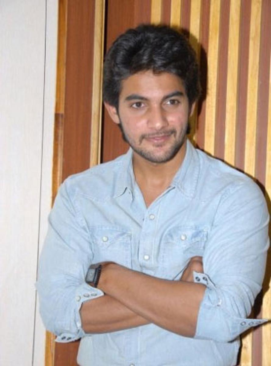 Hero Aadi becomes a proud dad!