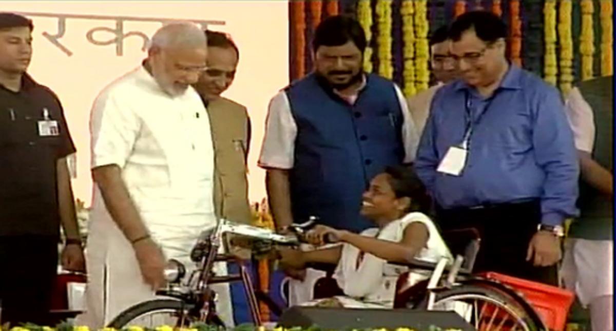 Has any previous PM ever spent birthday among disabled: Modi in Gujarat