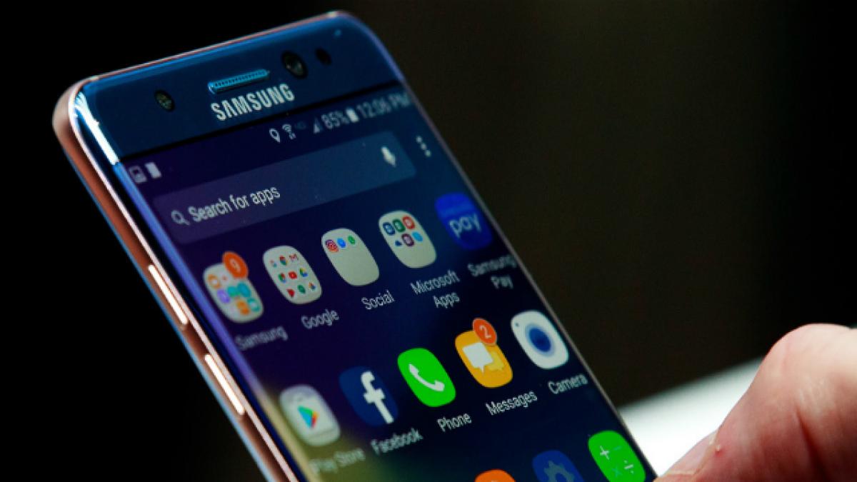 Yet another setback, Samsung phone emits smoke on Indian Airline flight