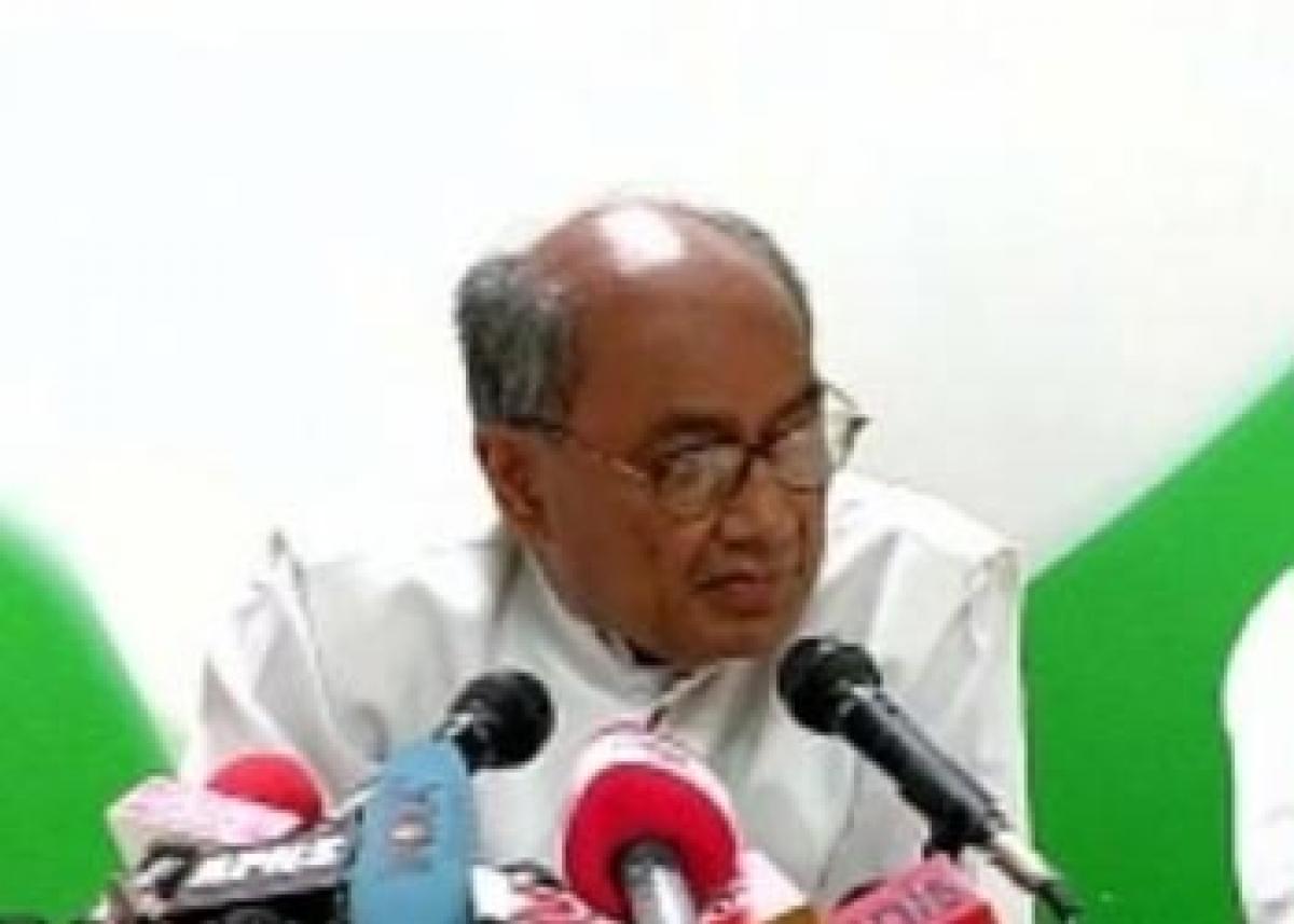 MP recruitment scam: Arrest warrant issued against Digvijaya Singh