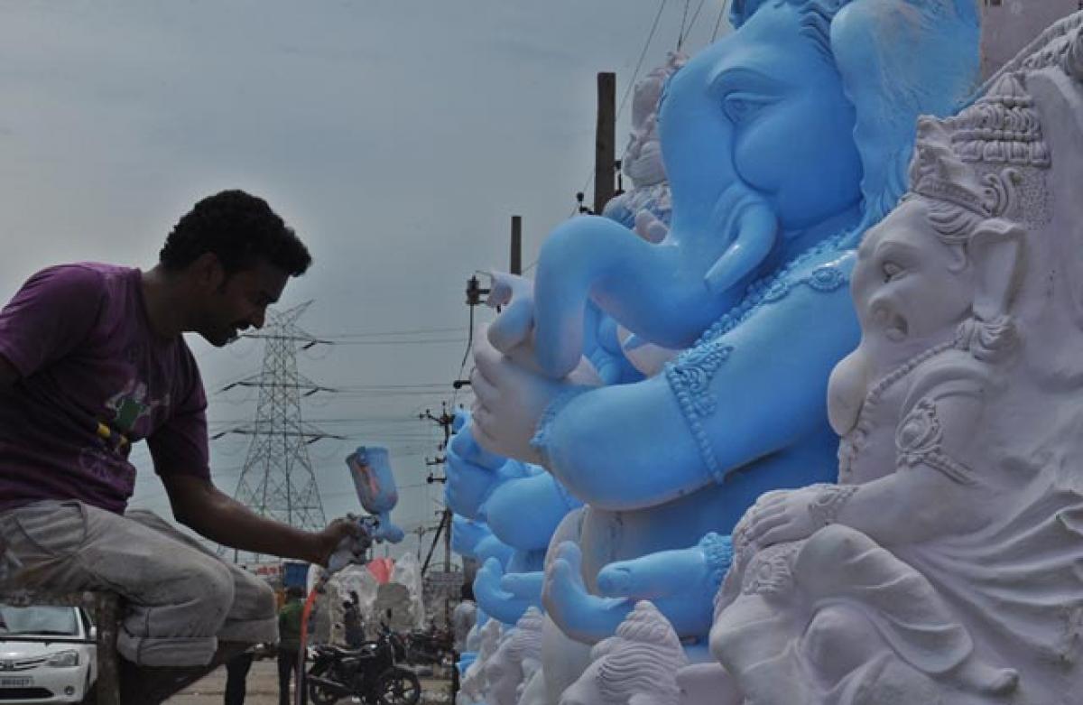 Clay Ganesh idols ready for Ganapati festival