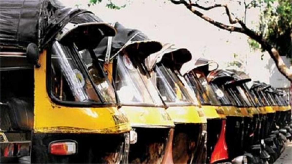 Commuters in a fix as autos go on strike in Mumbai