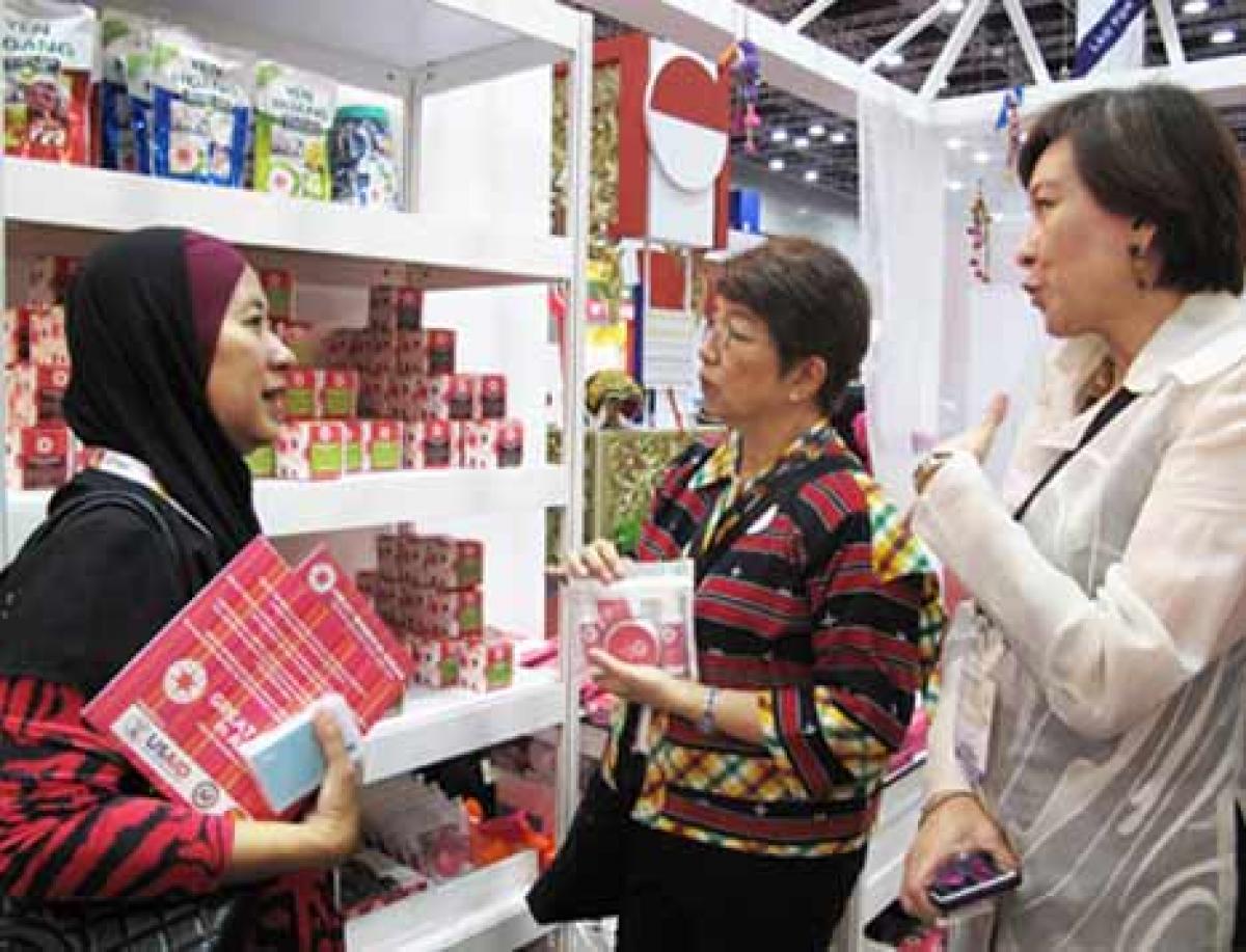 Asian women entrepreneurs sell handmade products globally