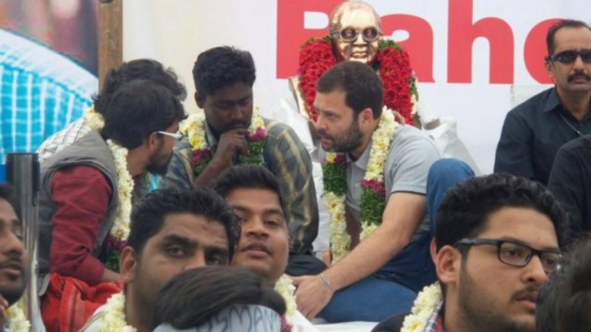 Rahul Gandhi joins agitating students at HCU